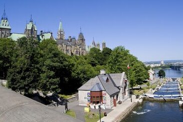 Les Suites Hotel Ottawa