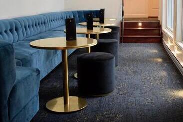 هتل Manoir D Auteuil
