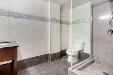 Quality Hotel Dorval Aeroport
