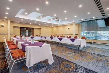 Quality Hotel Dorval Aeroport
