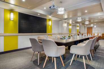 Quality Hotel Dorval Aeroport
