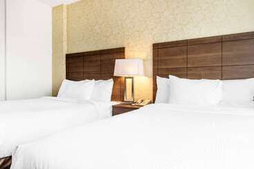 Quality Hotel Dorval Aeroport