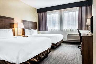 Quality Hotel Dorval Aeroport