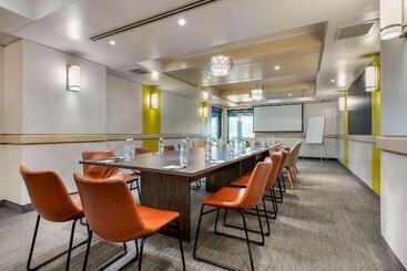 Quality Hotel Dorval Aeroport