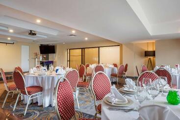 Quality Hotel Dorval Aeroport
