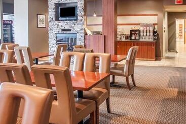هتل Quality Inn & Suites