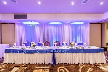 Radisson Hotel Montreal Airport