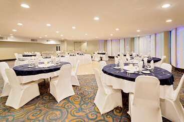 هتل Ramada By Wyndham Kamloops