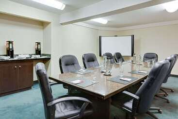 هتل Ramada By Wyndham Kamloops