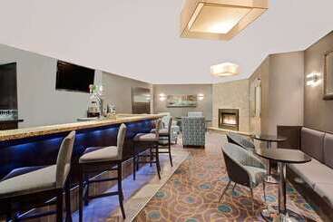 هتل Ramada By Wyndham Kamloops