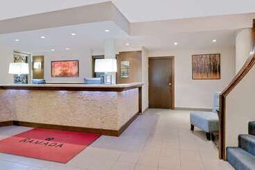 هتل Ramada By Wyndham Kamloops