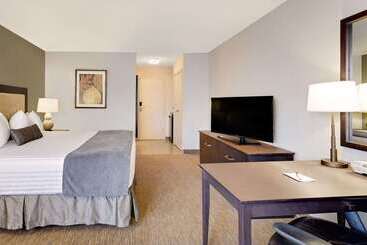 هتل Ramada By Wyndham Kamloops