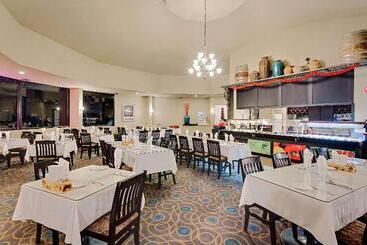 هتل Ramada By Wyndham Kamloops