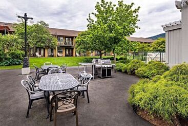 هتل Balcomo, A Ramada By Wyndham