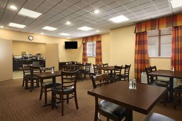 هتل Ramada By Wyndham Surrey/langley