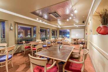 هتل Ramada By Wyndham Williams Lake