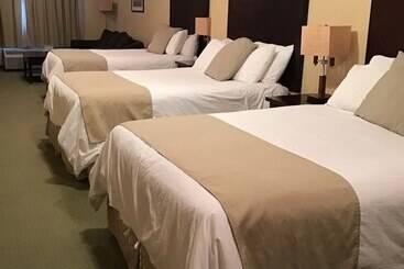 هتل Ramada By Wyndham Williams Lake
