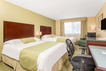 هتل Ramada By Wyndham Williams Lake