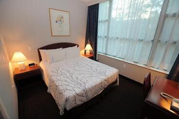 هتل Rosedale On Robson Suite