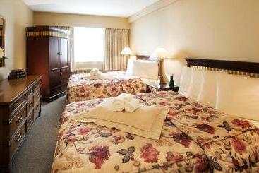 ホテル Rosellen Suites At Stanley Park