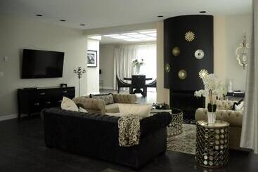 ホテル Rosellen Suites At Stanley Park
