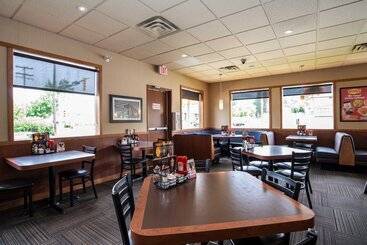 هتل Sandman Inn Kamloops