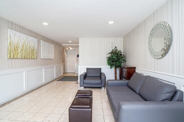 هتل Sandman Inn Kamloops