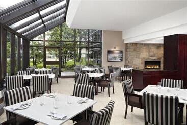 هتل Sheraton Montreal Airport