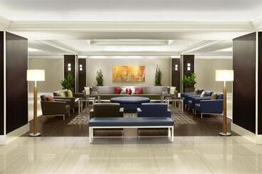 هتل Sheraton Montreal Airport