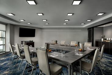 هتل Sheraton Montreal Airport