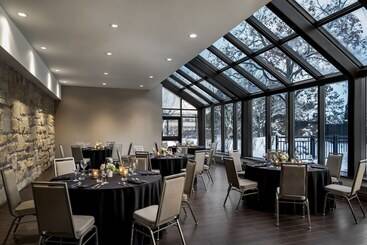 هتل Sheraton Montreal Airport