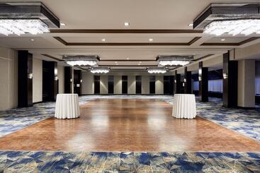 هتل Sheraton Montreal Airport