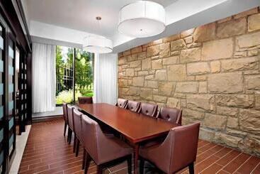 هتل Sheraton Montreal Airport