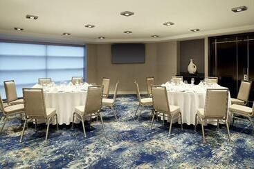هتل Sheraton Montreal Airport