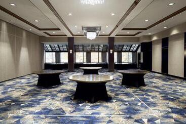 هتل Sheraton Montreal Airport
