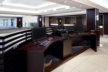هتل Sheraton Montreal Airport