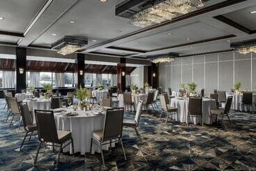 هتل Sheraton Montreal Airport