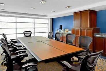 هتل Sheraton Montreal Airport