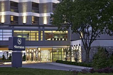 هتل Sheraton Montreal Airport
