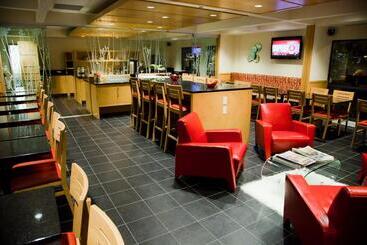 هتل & Suites Le Dauphin Quebec