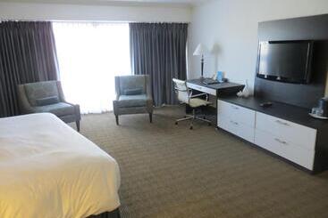 Toronto Don Valley Hotel And Suites