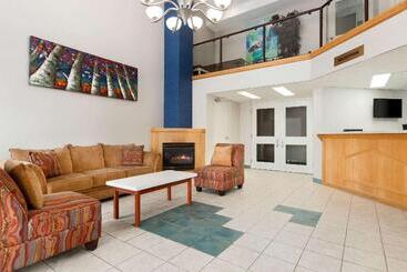 هتل Travelodge By Wyndham Windsor