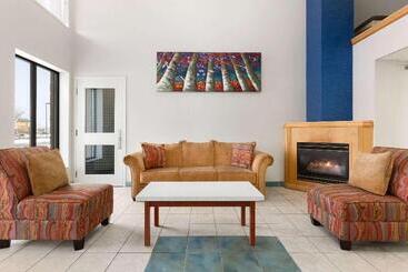 هتل Travelodge By Wyndham Windsor