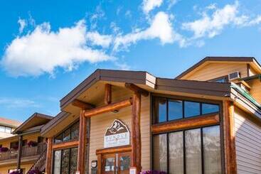 مُتل Rundle Mountain Lodge
