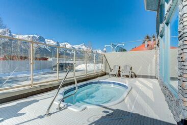 استراحتگاه Chateau Canmore
