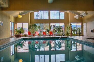 منتجع Holiday Inn Osoyoos