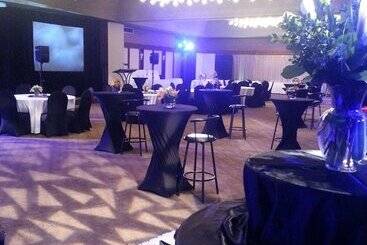 استراحتگاه Ramada Plaza By Wyndham Regina Downtown