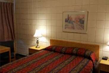 Safari Inn Motel