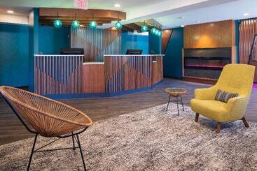 هتل Accent Inns Vancouver Airport