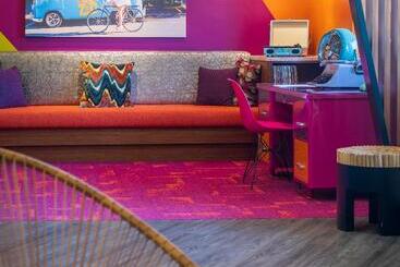 هتل Accent Inns Vancouver Airport